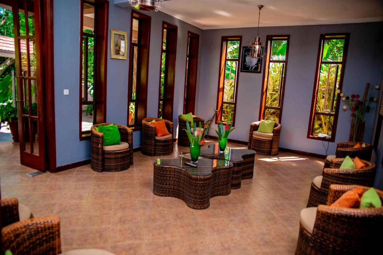 Lush Garden Business Hotel 阿鲁沙 外观 照片