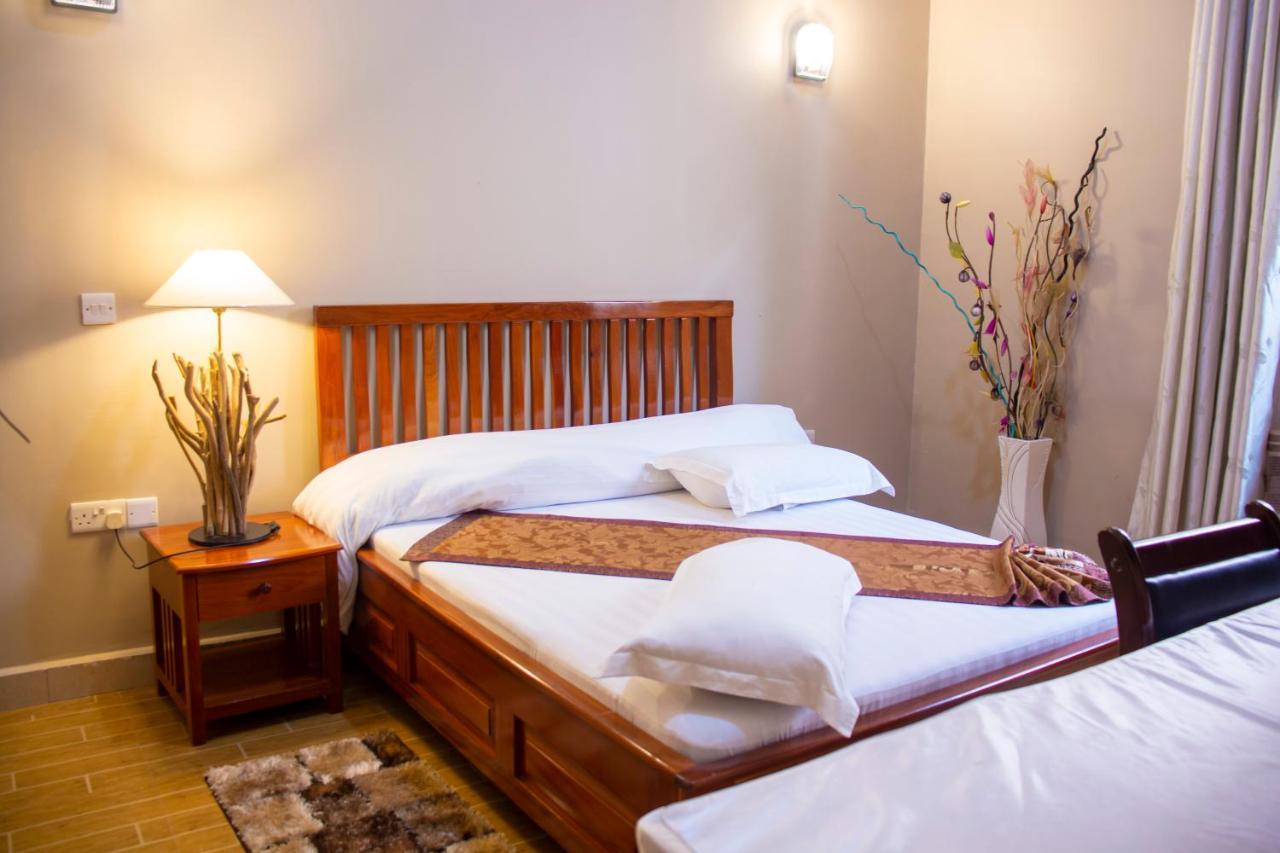 Lush Garden Business Hotel 阿鲁沙 外观 照片