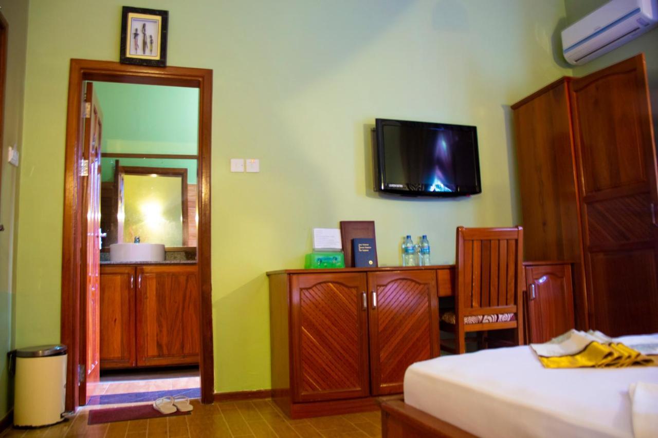 Lush Garden Business Hotel 阿鲁沙 外观 照片