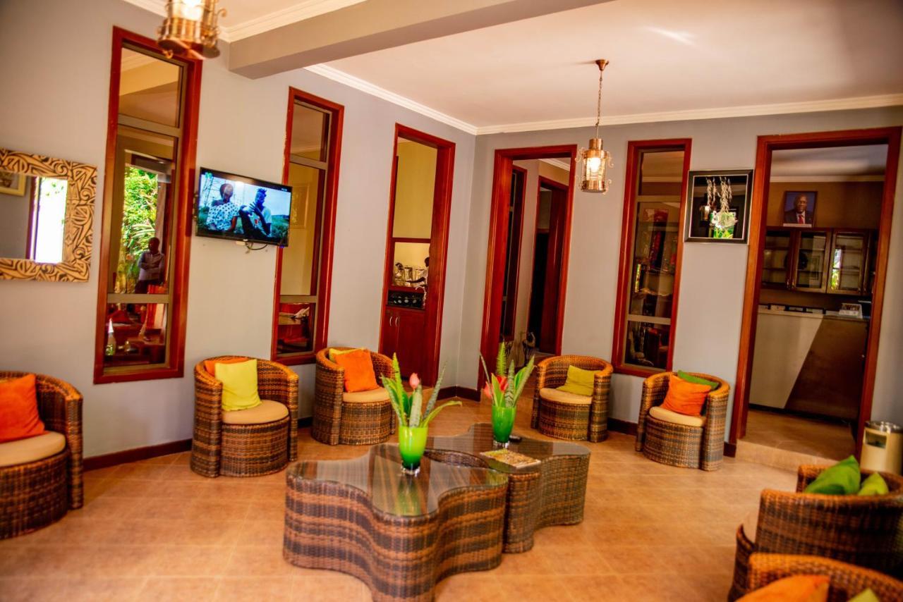 Lush Garden Business Hotel 阿鲁沙 外观 照片